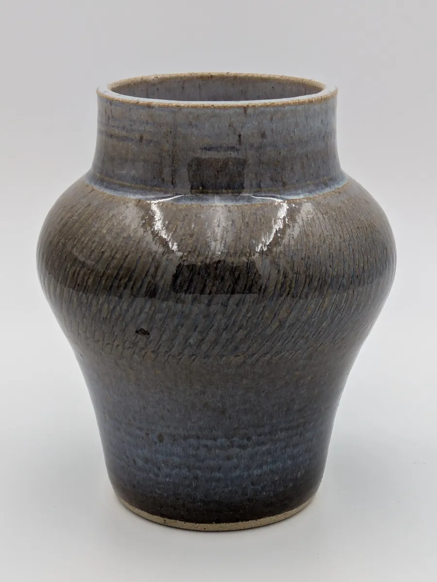 Chattered vase